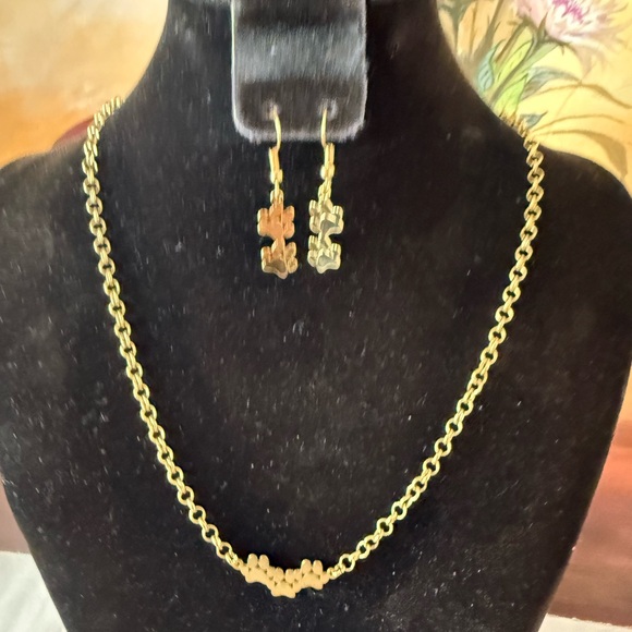 Paw perfect necklace and earring set - Picture 2 of 4